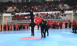 Kastamonu'da Cumhuriyet Bayramı coşkusu: Jandarma komandolar ve sporcuların gösterileri nefesleri kesti