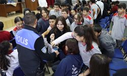 Kastamonu'da polis ekipleri 1 bin 140 öğrenciye eğitim verdi