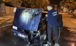 Kayseri'de seyir halindeki otomobil alev aldı