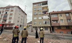 Küçükçekmece'de çatlama sesleri gelen 7 katlı bina tahliye edildi