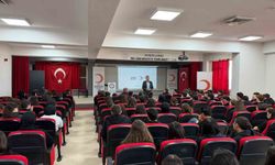 Lise öğrencilerine ilk yardım eğitimi verildi