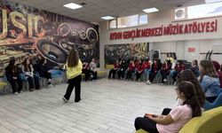 Liseli gençler, Aydın Gençlik Merkezi'ni keşfetti