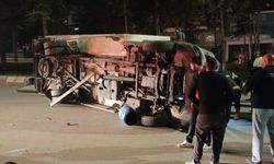 Merzifon'da kamyonetle otomobil çarpıştı: 3 yaralı