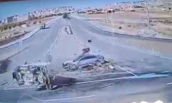 MHP'li vekilin yaralandığı kaza kamerada