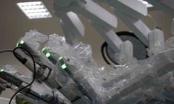 Muş'ta bin 400 kilometre uzaktan robotik rahim alma ameliyatı gerçekleştirildi