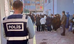 Öğrenciler derste, emniyet nöbette