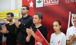 Osmangazi'de sporcular Cumhuriyet için ter döktü