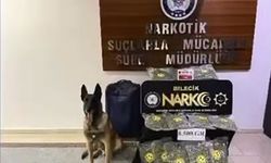 Otomobildeki valizden 8,5 kilo uyuşturucu çıktı