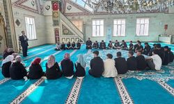 Selendi'de gençler cami çatısı altında buluştu