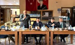 Şenkaya Belediyesi'nden muhtarlarla birlik ve beraberlik yemeği