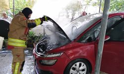 Sinop'ta aracını yıkayan sürücünün otomobili alev aldı