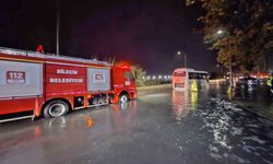 Su birikintisinde mahsur kalan işçi servisini AFAD ve itfaiye kurtardı