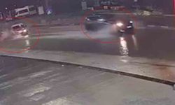 Su birikintisinden yavaş geçmek için fren yapınca zincirleme kaza yaşandı