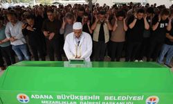 Tekne kazasında hayatını kaybeden doktor, gözyaşlarıyla toprağa verildi