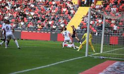 Trendyol Süper Lig: Gaziantep FK: 0 - Çorum FK: 1 (İlk yarı)