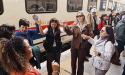 Turistik Karaelmas Ekspresi yolcularını Madenci Korosu coşkuyla karşıladı