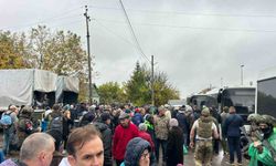 Ukrayna'da ateşkesin sürdüğü Oleshky'ye insani yardım konvoyu girdi