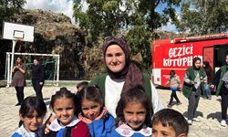 Yeşilay'dan Çerme Köyü'ndeki çocuklara anlamlı ziyaret