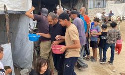 Yüksekova'da düzenlenen hayır çarşısı geliri ihtiyaç sahiplerine ulaştırıldı