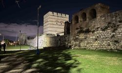 Zeytinburnu'nda surların önünde erkek cesedi bulundu