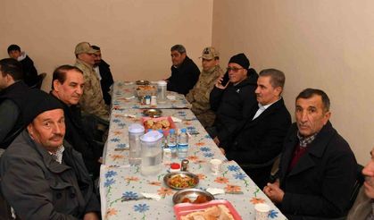 Bu köyde yoldan geçenlere 21 yıldır ücretsiz iftar veriliyor