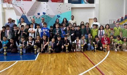 Adıyaman Özel Doğa Koleji öğrencilerinden satranç turnuvasında derece