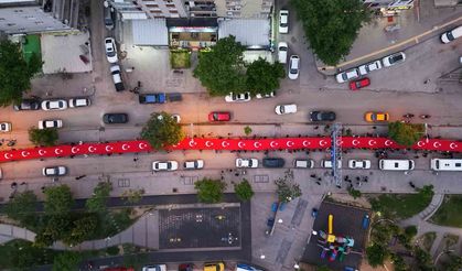 Kırıkkale'de 19 Mayıs coşkusu: Yüzlerce vatandaş, metrelerce uzunluğundaki Türk bayrağıyla yürüdü