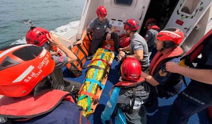 Yalova açıklarında gemide yaralanan personel tahliye edildi