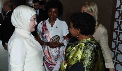 Emine Erdoğan: 'Sıfır Atık Forumu'nu insanlık ailesinin ortak bir ideal etrafında kenetlendiği tarihi bir buluşma olarak görüyoruz'