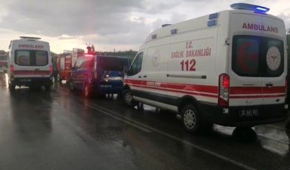 Isparta'da tur minibüsü şarampole yuvarlandı: 4 ölü, 16 yaralı