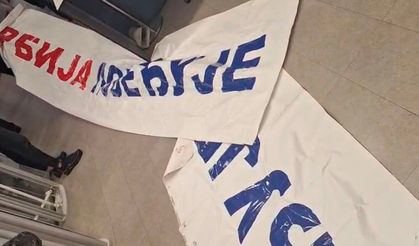 Karadağ, AB Zirvesi öncesi charter uçuşla ülkeye gelen 87 Sırbistan vatandaşını Sırbistan'a geri gönderdi