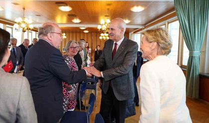 TBMM Başkanı Kurtulmuş, Finlandiya İslam Cemaatini ziyaret etti