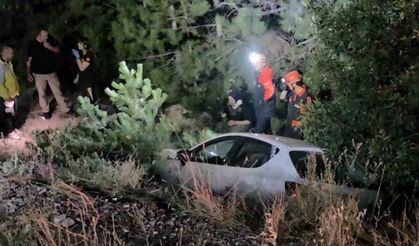 Kütahya'da otomobil ile motosiklet çarpışarak şarampole yuvarlandı: 5 yaralı