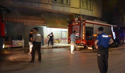Ordu'da yanan fındık kabuğu çuvalı iş yerini dumana boğdu