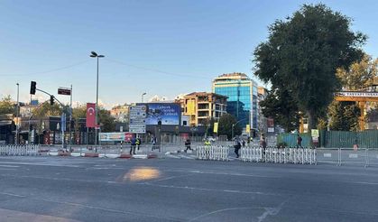 30 Ağustos Zafer Bayramı kutlamaları nedeniyle Vatan Caddesi trafiğe kapatıldı