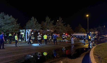 Kayseri'de feci kaza: Yolcu otobüsü ile yakıt tankeri taşıyan tır çarpıştı: Yaklaşık 30 yaralı