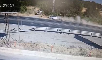 Kontrolden çıkan otomobil şarampole devrildi: 2 yaralı