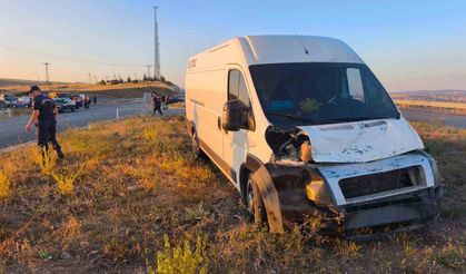 Yozgat'ta otomobil ile minibüs çarpıştı: 2 kişi hayatını kaybetti