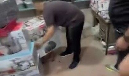 Patlayan şebeke hattı iş yerlerini bastı