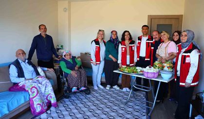 Elazığ'da 84 yaşındaki Özbay çiftine 'İyilik Var' projesi kapsamında kışlık destek