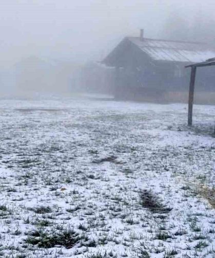 Bahar beklenirken kış geldi, yüksek kesimler beyaz örtüyle kaplandı