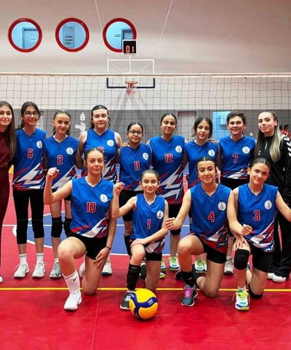 Körfez Gençlerbirliği Midi Kız Voleybol Takımı sezona galibiyetle başladı