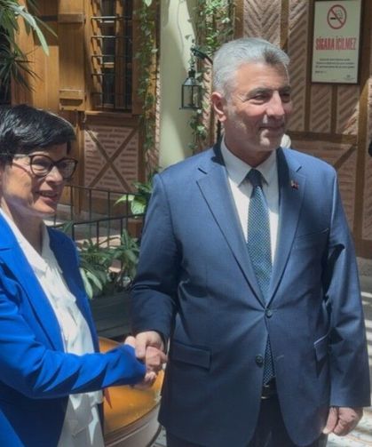 Bakan Bolat AB Genişleme Komiseri Marta Kos ile görüştü