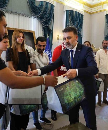 Başkan Vekili Biba, şampiyon marşın bestecilerini ağırladı