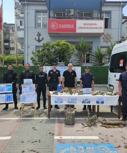 Polis bu kez mavi vatan için temizlik operasyonu yaptı