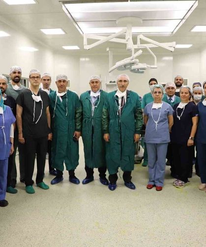 FÜ Hastanesi'nde robotik cerrahi sistemi hizmete girdi