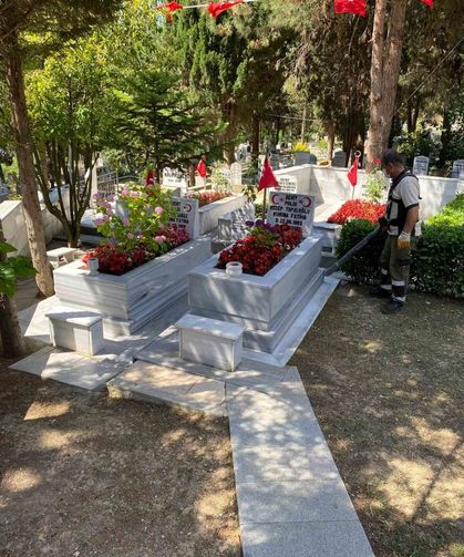Mezarlıklara kesintisiz bakım