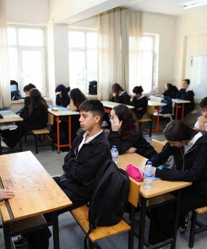 İl Milli Eğitim Müdürü Akbaş, öğrencilerle bir araya geldi