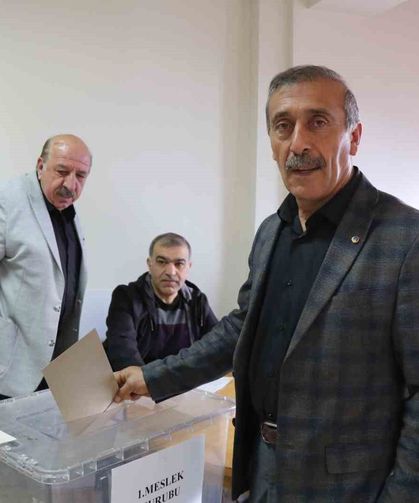 Oltu'da Ticaret ve Sanayi Odası seçimlerini Baki Karaca kazandı