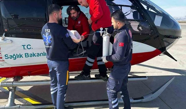 Ambulans helikopter 2,5 aylık Adem için havalandı